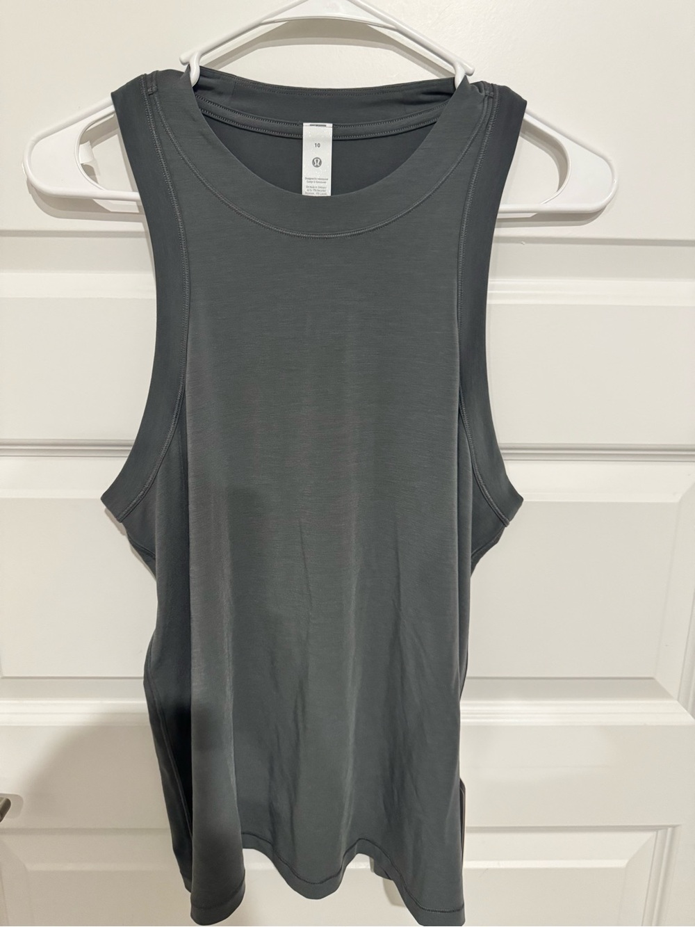 Lululemon Jersey Training Tank Top đ¤ | Size 10 | Onyx Grey - Picture 2 of 4